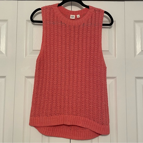 GAP Tops - GAP tank top